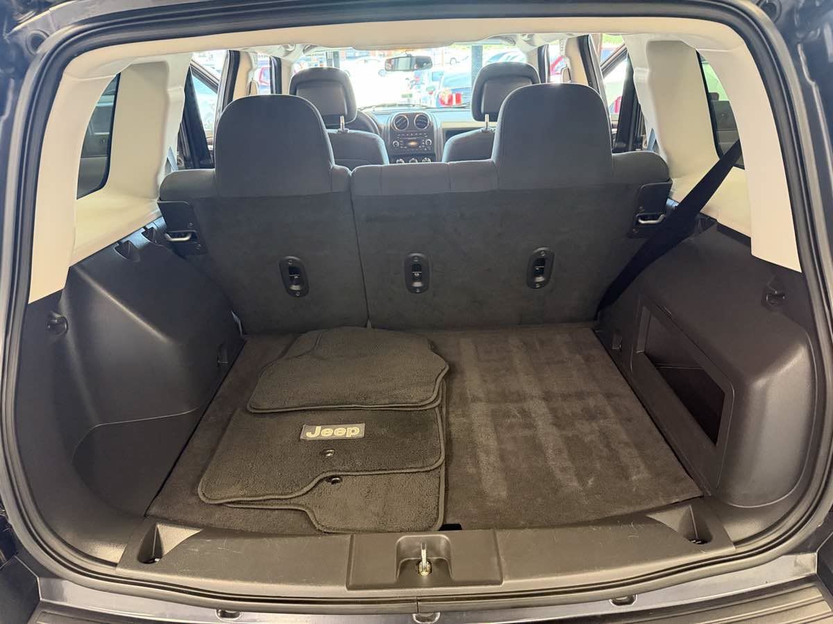 Used 2014 Jeep Patriot Sport w/ Tire & Wheel Group FWD image 20