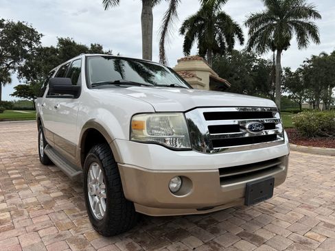 Used 2013 Ford Expedition XLT RWD image 1