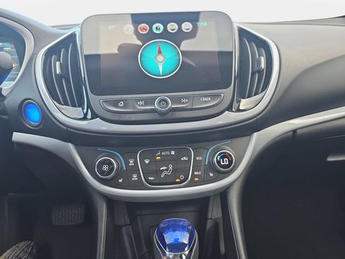 Used 2017 Chevrolet Volt LT w/ Comfort Package FWD image 19