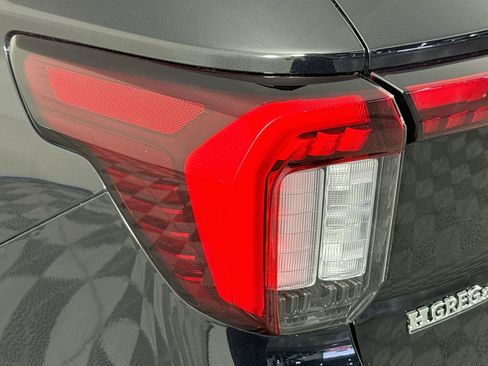 Used 2025 Ford Explorer ST-Line w/ ST-Line Street Pack AWD/4WD image 34