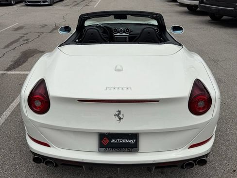 Used 2015 Ferrari California T RWD image 22