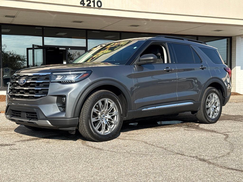 Used 2025 Ford Explorer Active w/ Active Comfort Package AWD/4WD image 10