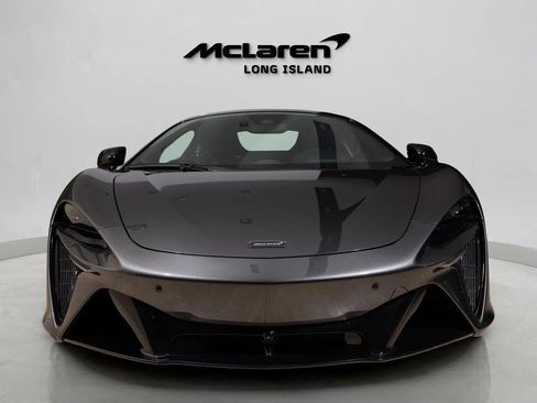 Used 2023 McLaren Artura image 2