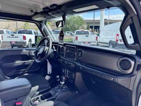 Used 2023 Jeep Wrangler Unlimited w/ Cold Weather Group AWD/4WD image 13