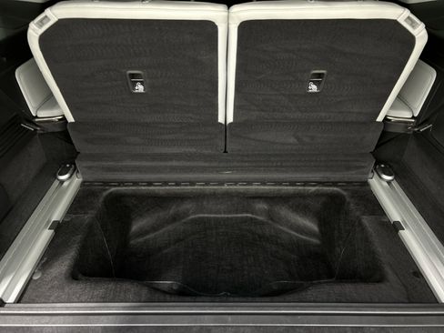 Used 2024 Rivian R1S Adventure image 26