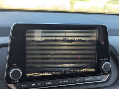 Certified 2024 Nissan Rogue SV image 24