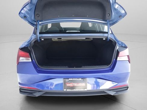 Used 2021 Hyundai Elantra SE image 11