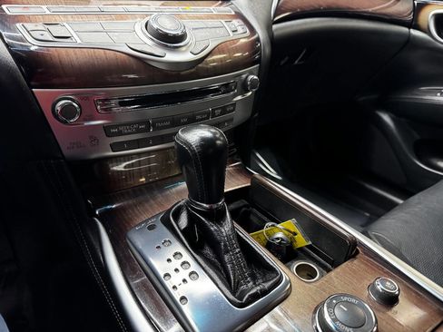 Used 2015 INFINITI Q70 L 3.7 w/ Deluxe Touring Package image 24