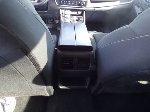 Used 2024 Nissan Rogue S image 25