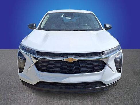 New 2026 Chevrolet Trax LS w/ Driver Confidence Package FWD image 2