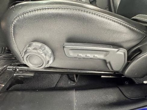 Used 2019 Jeep Wrangler Unlimited Sahara AWD/4WD image 11