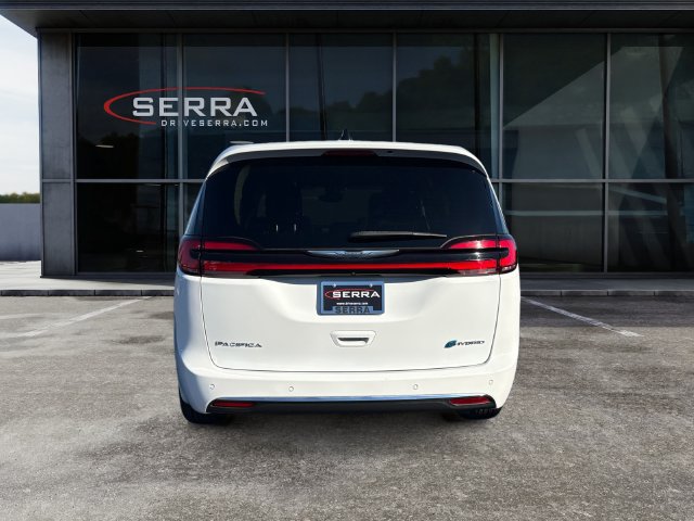 Used 2023 Chrysler Pacifica Touring-L FWD image 4