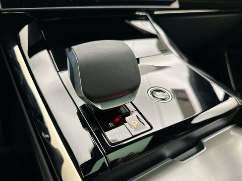 New 2026 Land Rover Range Rover Sport SE AWD/4WD image 12