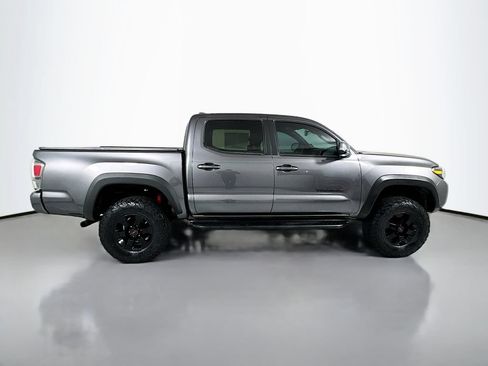 Used 2021 Toyota Tacoma TRD Off-Road w/ TRD Premium Off Road Package AWD/4WD image 8