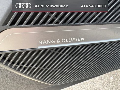 Used 2023 Audi Q5 2.0T Premium Plus w/ Premium Plus Package AWD/4WD image 8