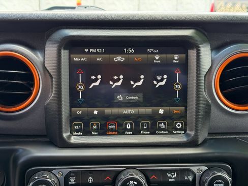 Used 2022 Jeep Gladiator Mojave w/ Cold Weather Group AWD/4WD image 21
