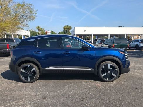 New 2026 Nissan Kicks SR w/ SR Premium Package FWD image 2