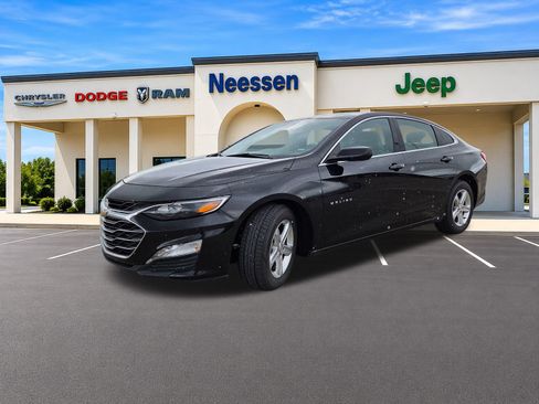 Used 2024 Chevrolet Malibu LT FWD image 3