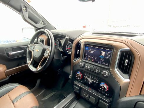 Used 2021 Chevrolet Silverado 1500 High Country image 38