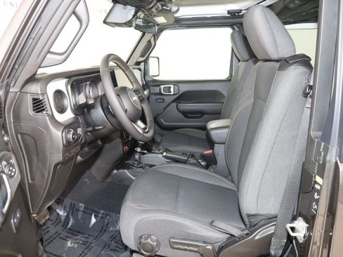 Used 2024 Jeep Wrangler Willys AWD/4WD image 11