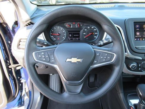 Used 2022 Chevrolet Equinox LS image 17