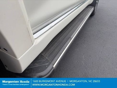 Used 2022 Toyota 4Runner Limited AWD/4WD image 9