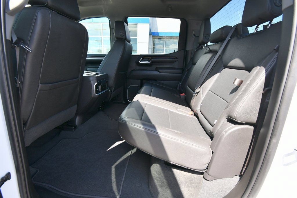 Used 2023 GMC Sierra 1500 SLT w/ SLT Convenience Package AWD/4WD image 16