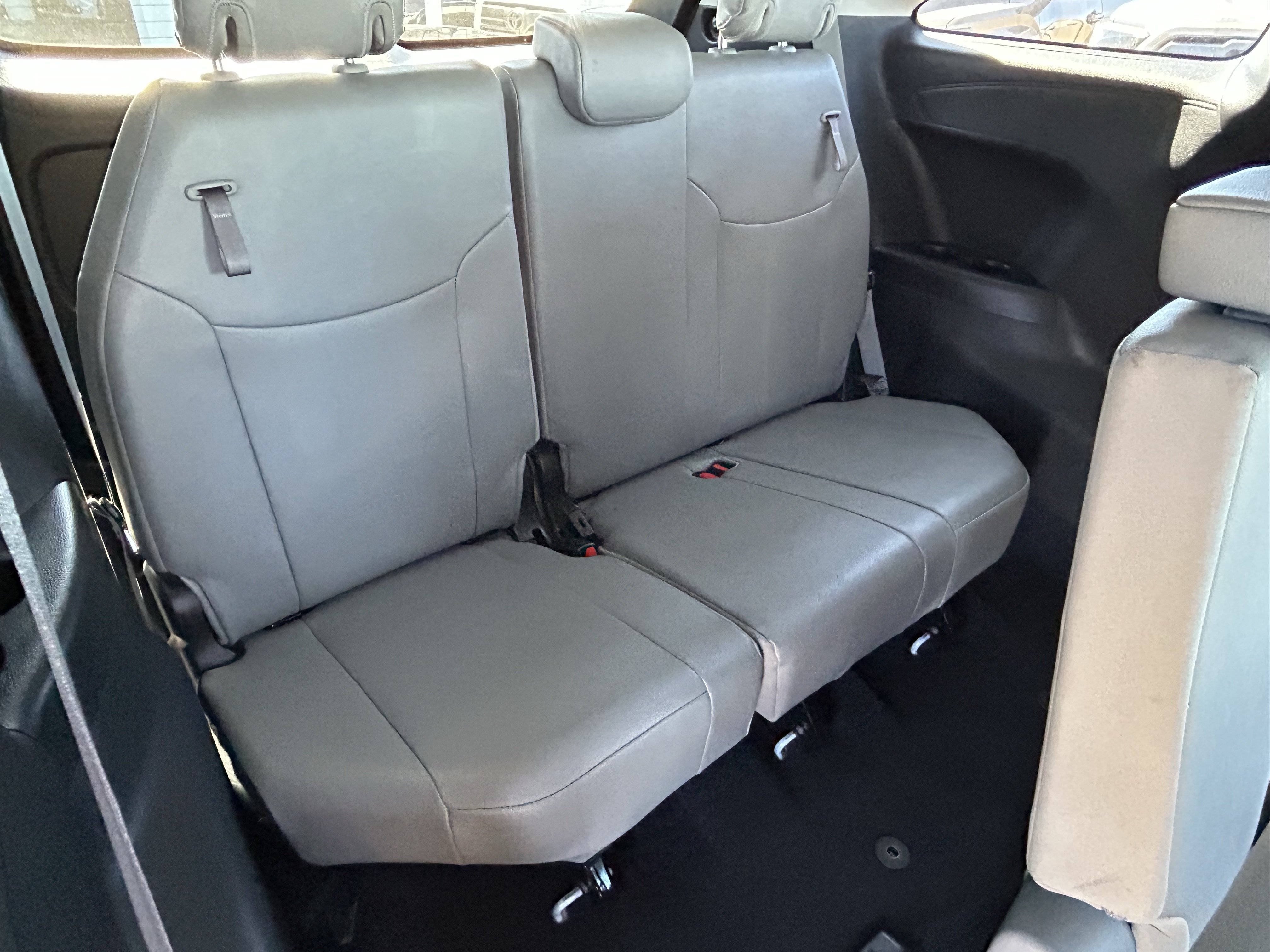 Certified 2025 Toyota Sienna XLE FWD image 12