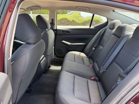 Used 2025 Nissan Altima 2.5 SV FWD image 25