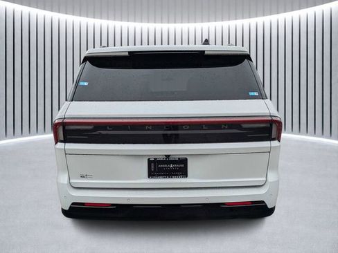 New 2026 Lincoln Navigator L Reserve w/ Jet Appearance Package image 4