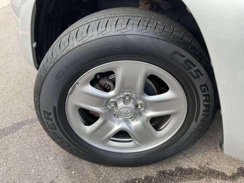 Used 2011 Toyota RAV4 4WD w/ Base L4 Extra Value Pkg image 39