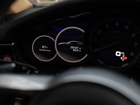 Used 2020 Porsche Panamera 4 image 27