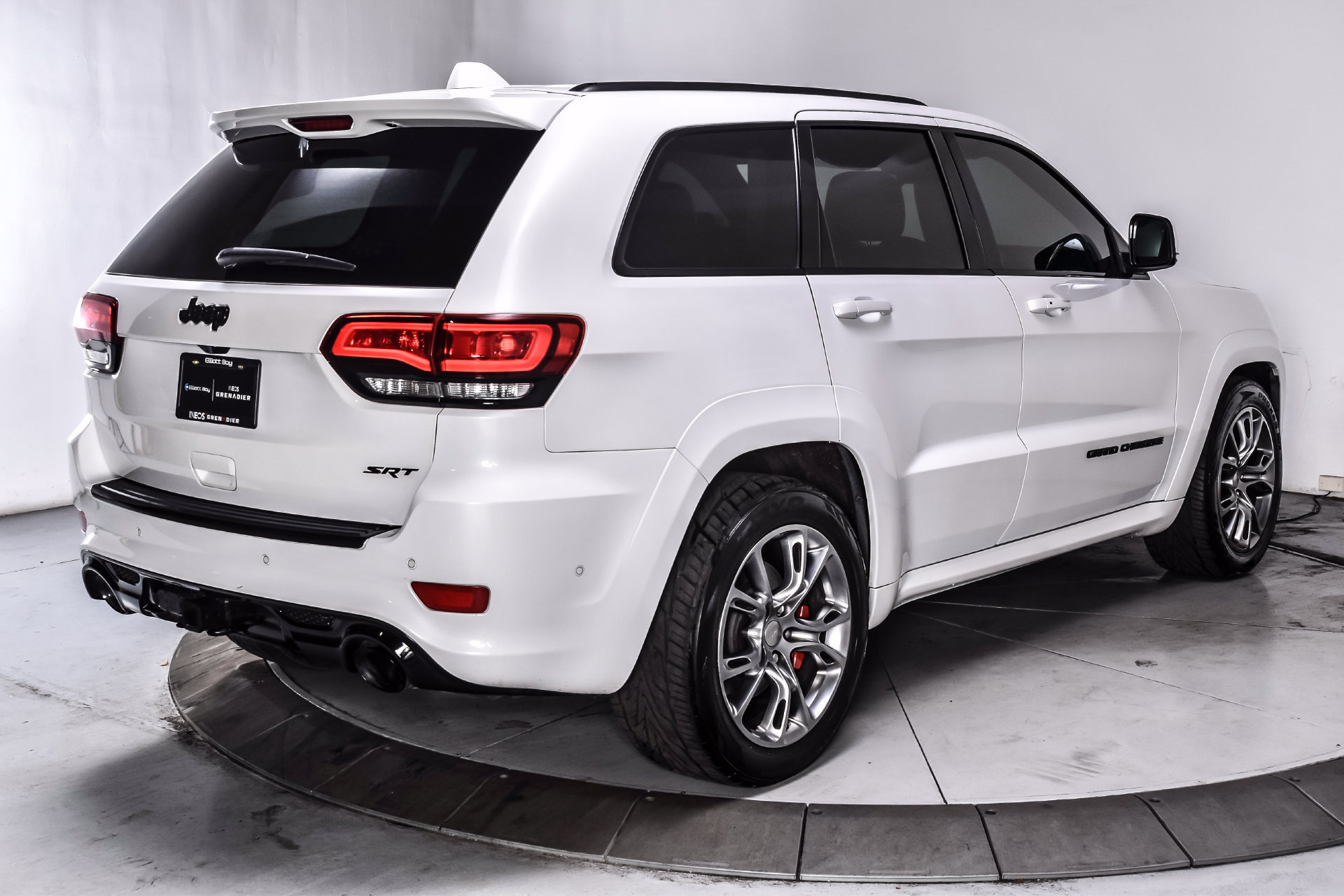 Used 2019 Jeep Grand Cherokee SRT w/ Trailer Tow Group IV AWD/4WD image 6