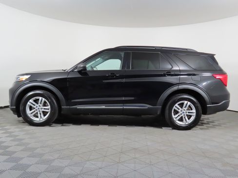 Used 2023 Ford Explorer XLT w/ Equipment Group 202A image 41