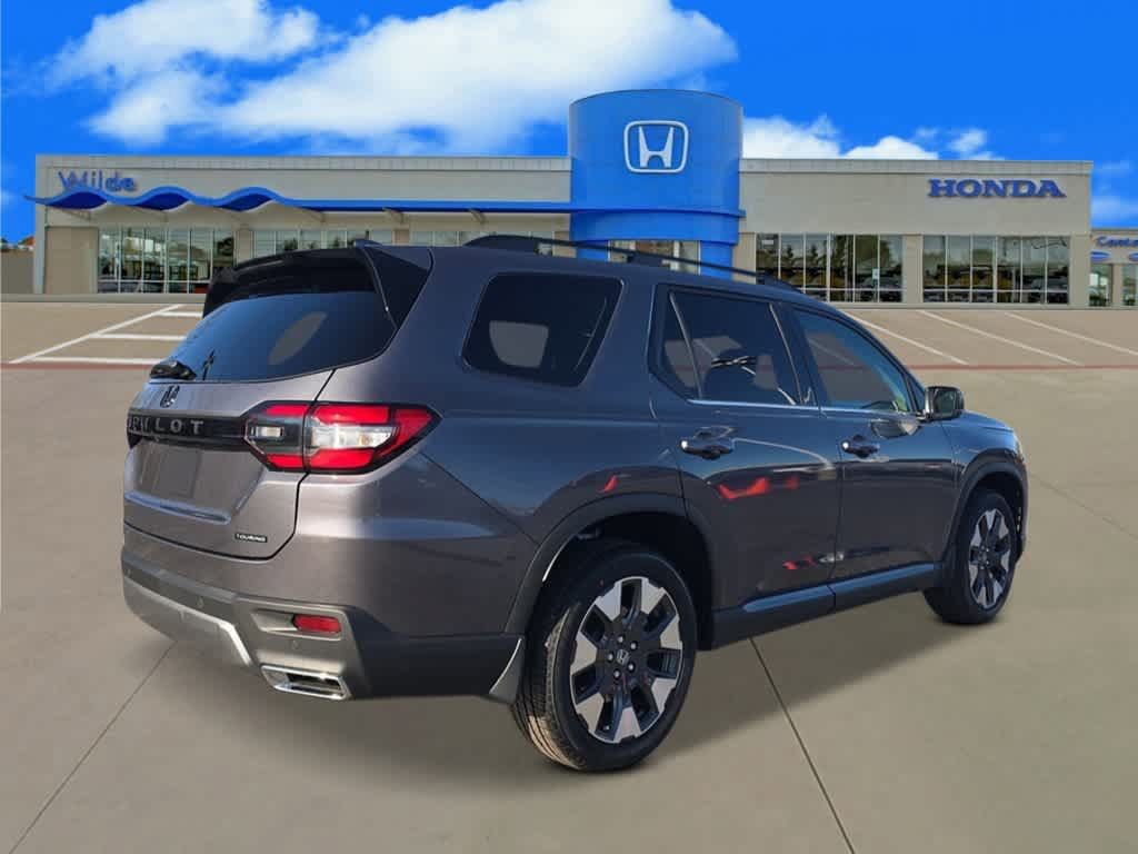 New 2026 Honda Pilot Touring image 5