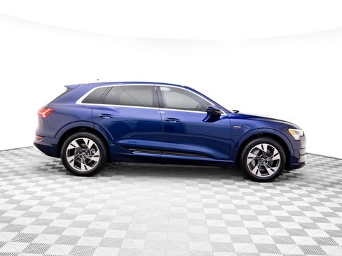 Used 2022 Audi e-tron Premium Plus w/ Premium Plus Package image 10