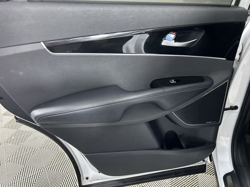 Used 2019 Kia Sorento SX w/ SX Touring Package image 38