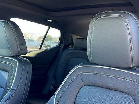 New 2026 Chevrolet Equinox EV LT image 18