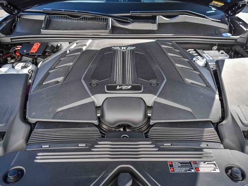 New 2025 Bentley Bentayga Extended Wheelbase image 30