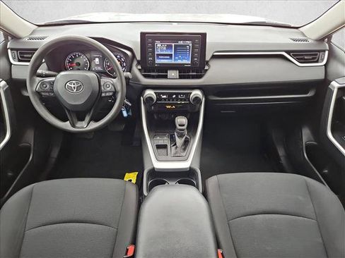 Used 2021 Toyota RAV4 LE image 18