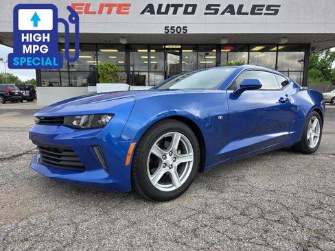 Used 2016 Chevrolet Camaro LT RWD image 1