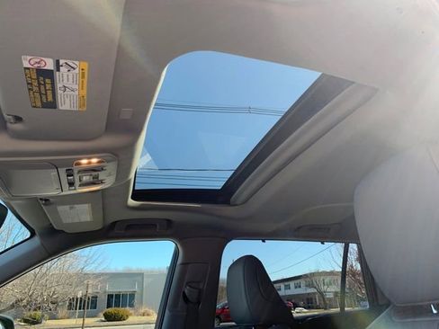 Used 2022 Toyota Highlander XLE image 27