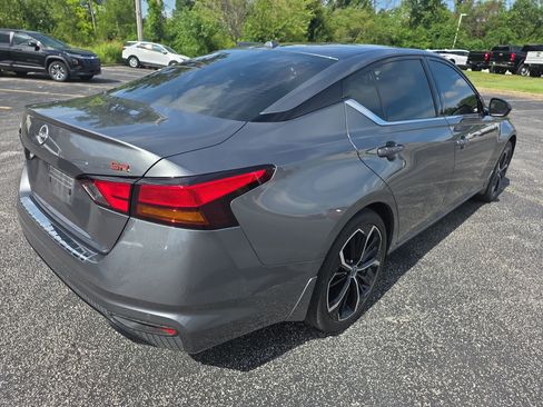 Used 2023 Nissan Altima 2.5 SR w/ SR Premium Package FWD image 4