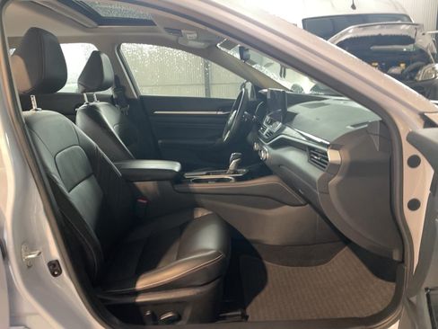 Used 2023 Nissan Altima 2.5 SR w/ SR Premium Package AWD/4WD image 22
