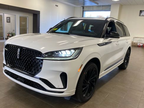 New 2026 Lincoln Aviator Reserve w/ Jet Appearance Package image 4