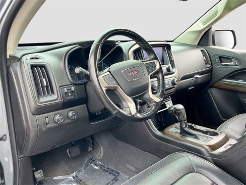 Used 2019 GMC Canyon Denali image 9