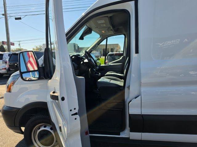 Used 2019 Ford Transit 250 130 Medium Roof RWD image 30