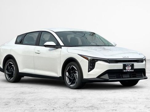 New 2026 Kia K4 EX image 2