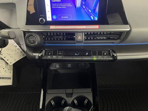 Used 2026 Toyota Prius FWD image 18