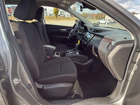 Used 2020 Nissan Rogue Sport S image 18